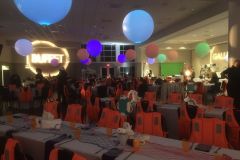 Cruise-themed-room-view-light-up-balloons