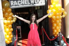 Hollywood-themed-oscar-balloon-sculpture-entrance-decor