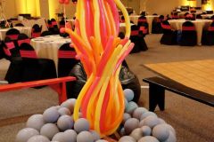 Tiki-themed-room-decor-fire-pit-balloon-sculpture