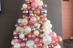 Organic-balloon-christmas-tree