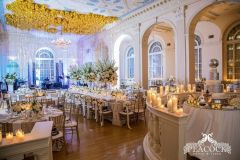 Gold-helium-filled-balloons-wedding-ceiling-decor