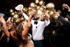 New-Years-Eve-wedding-balloon-drop