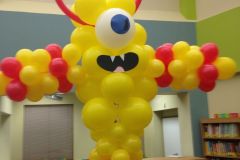 MonstersInc-themed-balloon-monster-sculpture